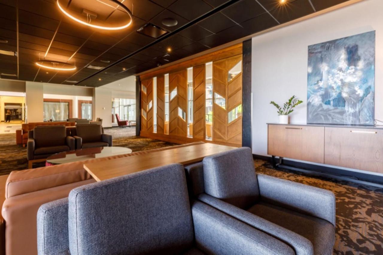 Four Points By Sheraton Levis Convention Centre Экстерьер фото