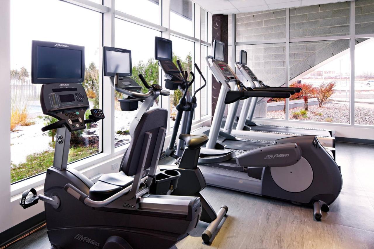 Four Points By Sheraton Levis Convention Centre Экстерьер фото