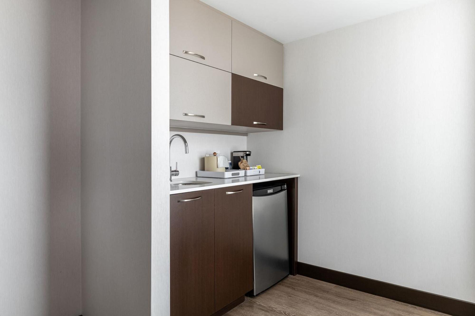 Four Points By Sheraton Levis Convention Centre Экстерьер фото