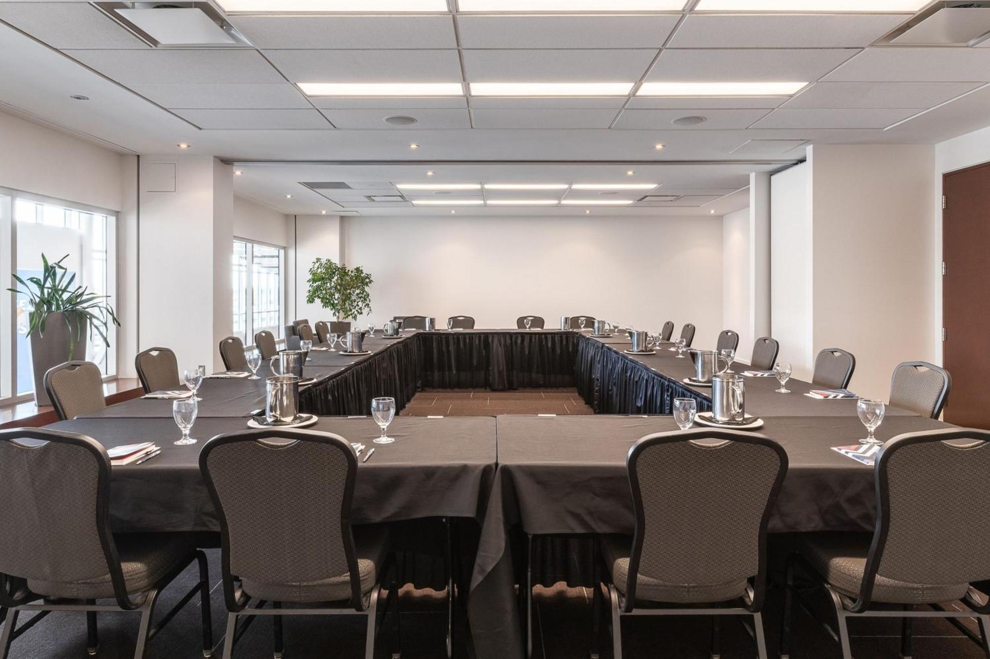 Four Points By Sheraton Levis Convention Centre Экстерьер фото