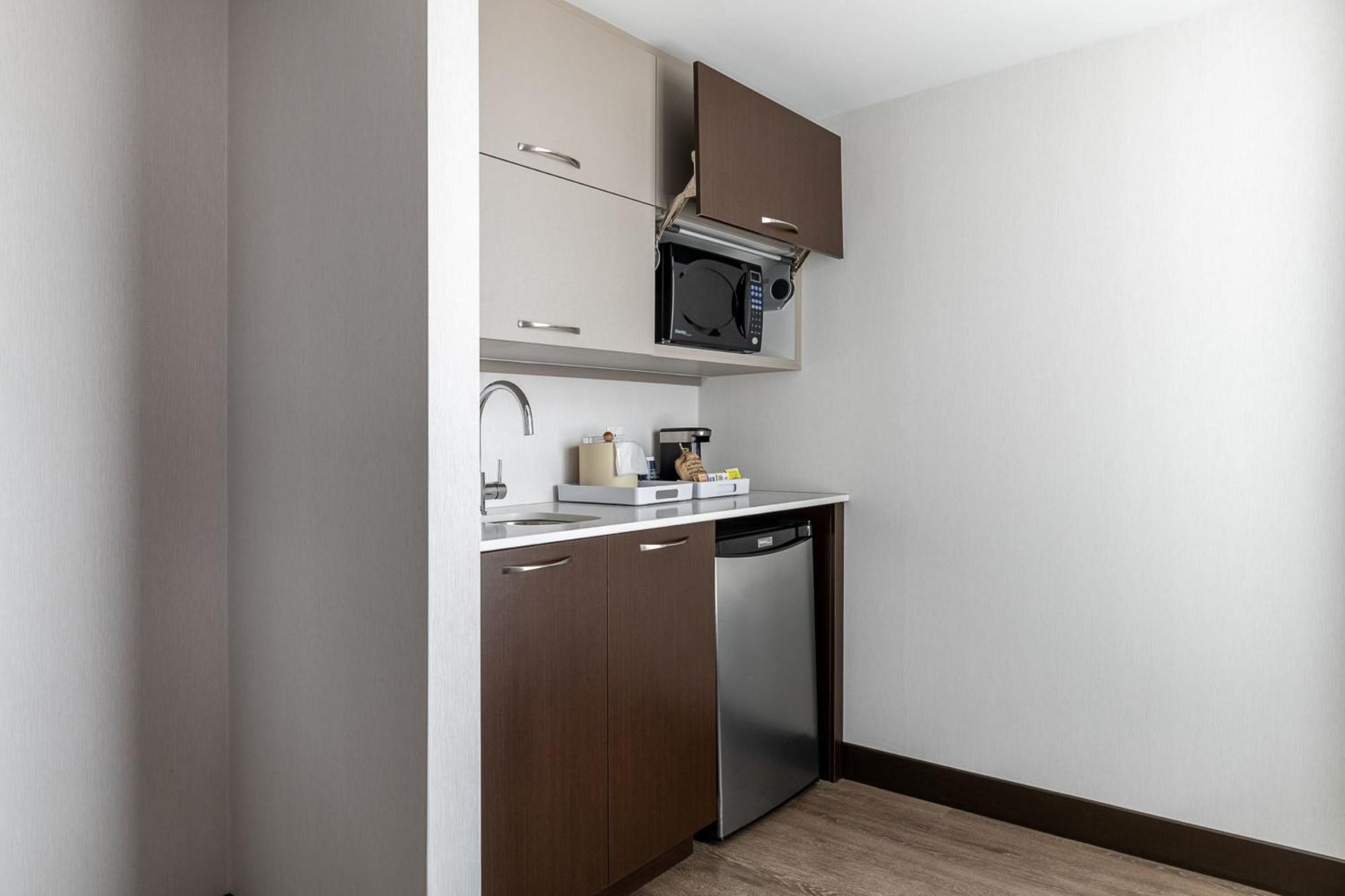 Four Points By Sheraton Levis Convention Centre Экстерьер фото