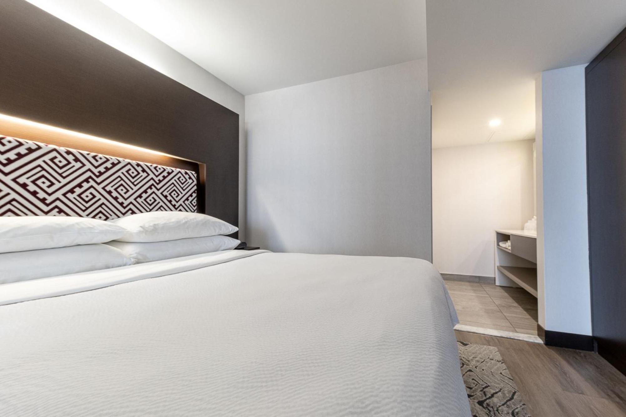 Four Points By Sheraton Levis Convention Centre Экстерьер фото