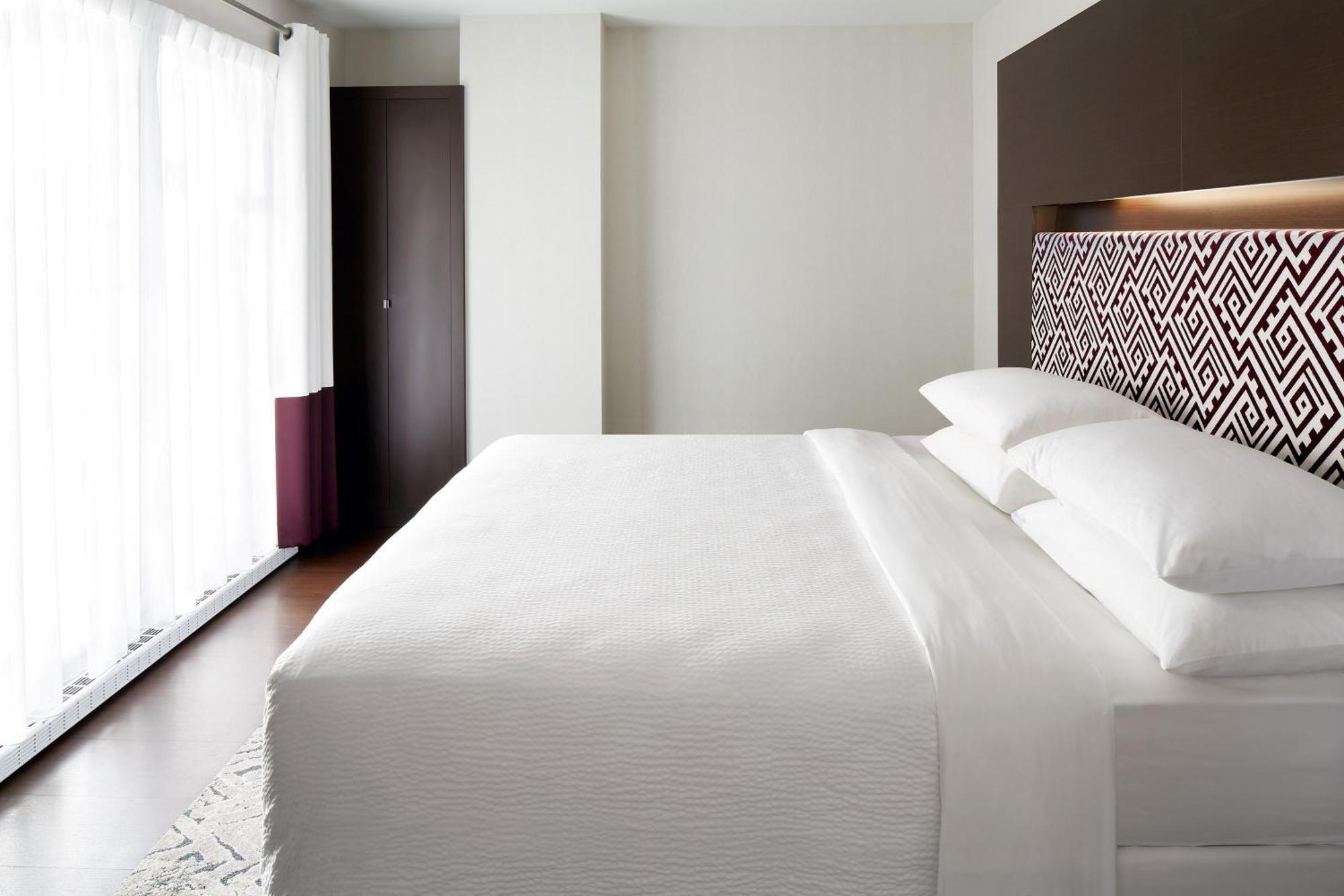 Four Points By Sheraton Levis Convention Centre Экстерьер фото