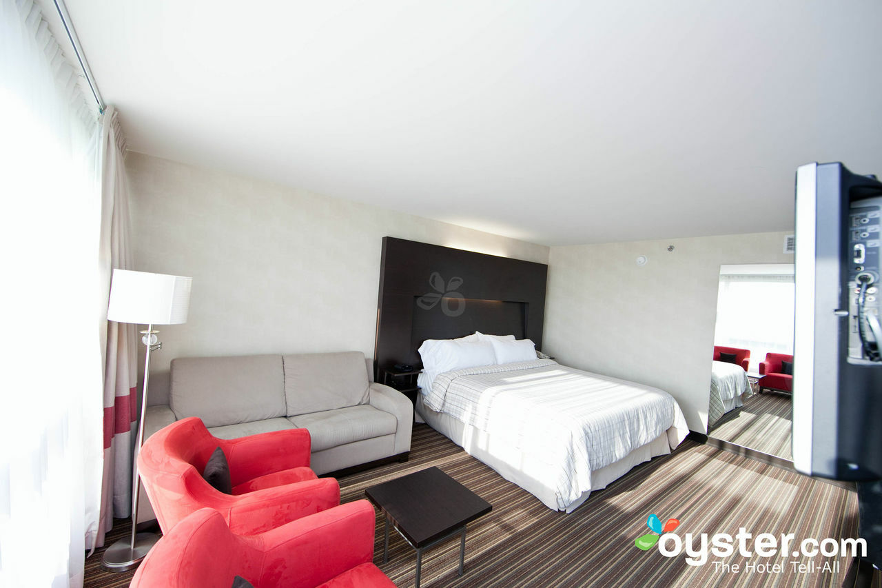 Four Points By Sheraton Levis Convention Centre Экстерьер фото