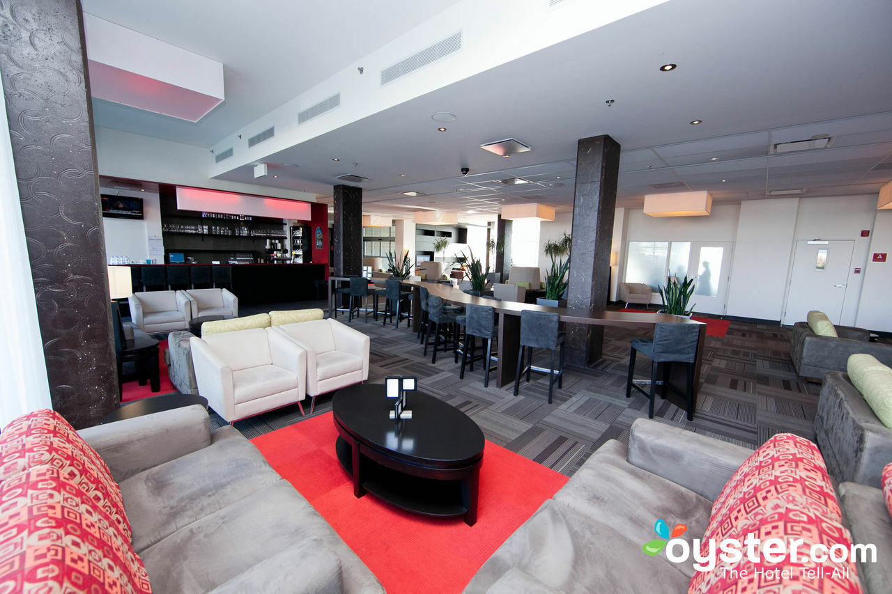 Four Points By Sheraton Levis Convention Centre Экстерьер фото